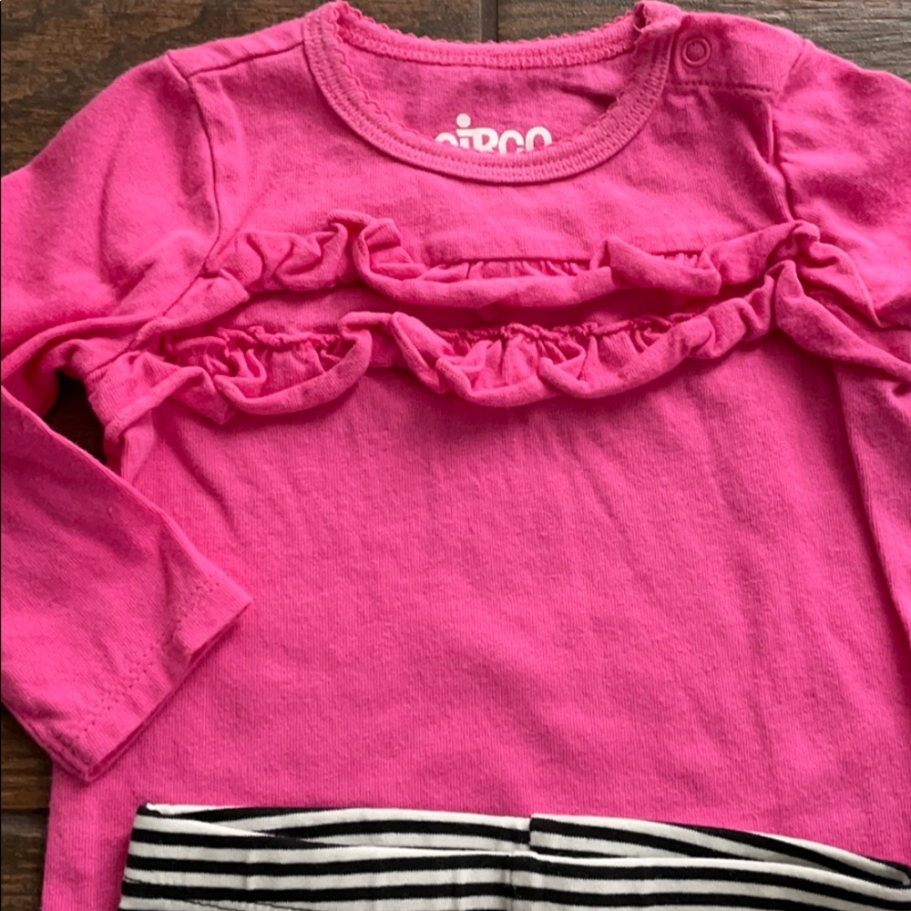 🎀Adorable girls 2 outfit bundle 🎀 - Picture 6 of 9